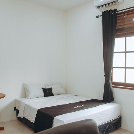 DS CoLive Sinabung Hotel Semarang Bagian luar foto