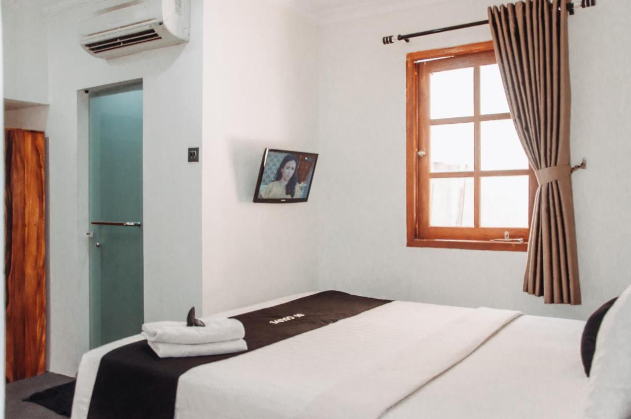 DS CoLive Sinabung Hotel Semarang Bagian luar foto
