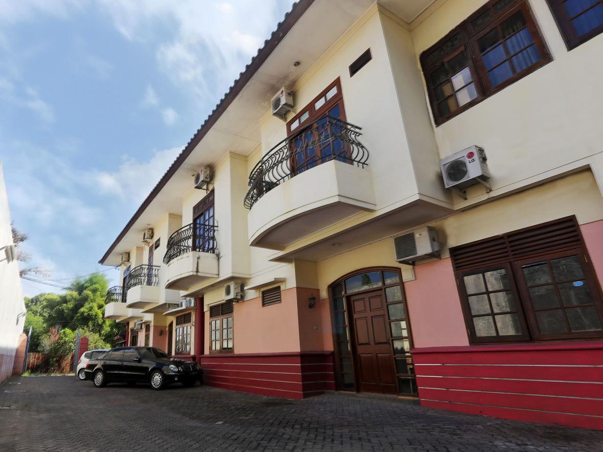 DS CoLive Sinabung Hotel Semarang Bagian luar foto